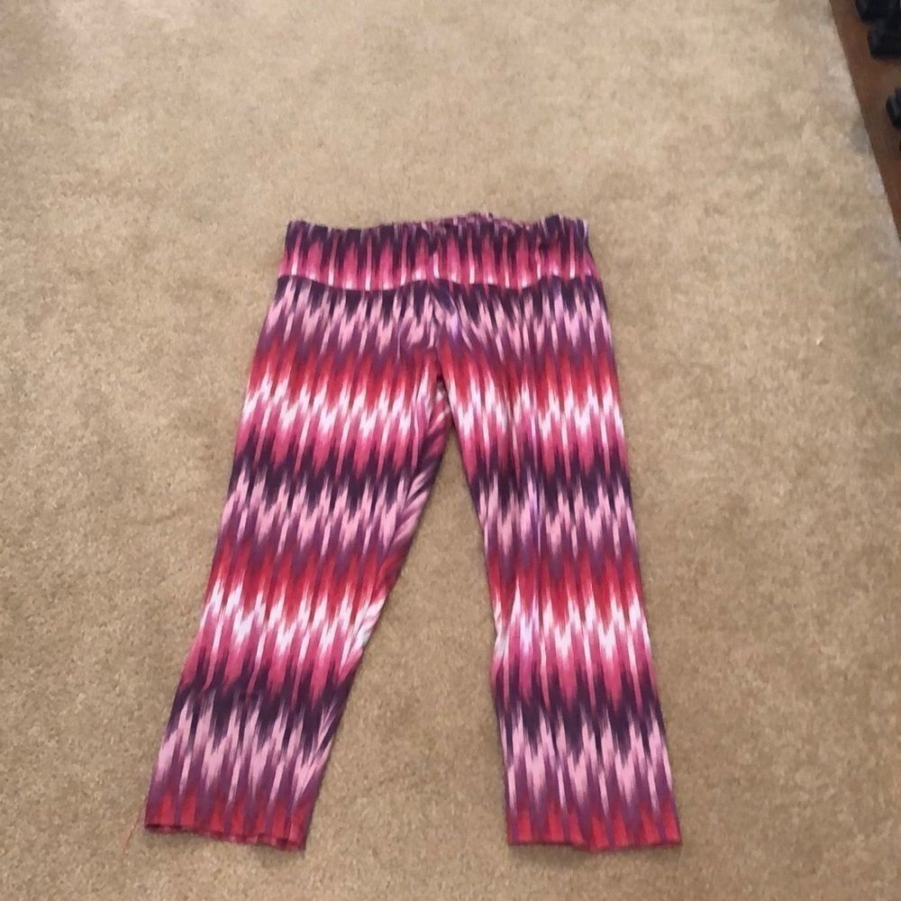BALANCE Collectuin Multi Colored Capri Leggings